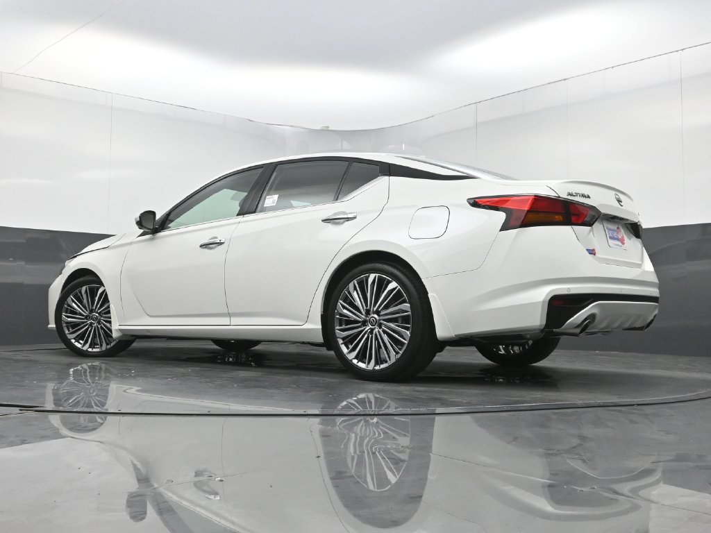 Used 2024 Nissan Altima 2.5 SL FWD image 29