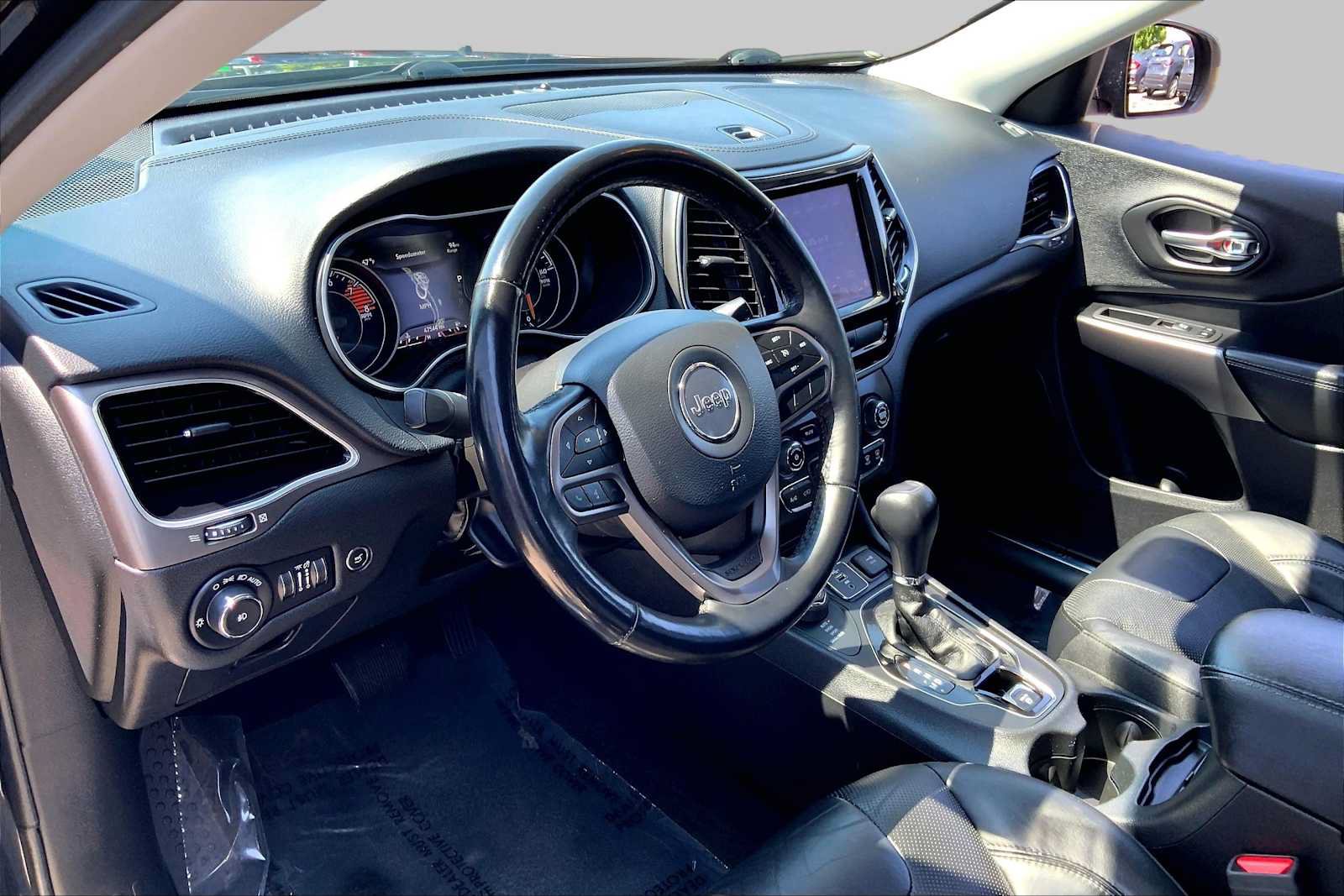 Used 2020 Jeep Cherokee Limited AWD/4WD image 17
