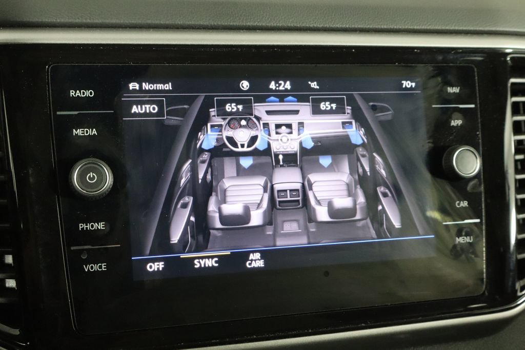 Used 2020 Volkswagen Atlas Cross Sport SEL R-Line AWD/4WD image 36