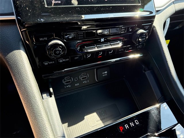 New 2025 Jeep Grand Cherokee Altitude image 22