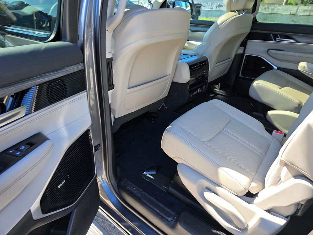 Used 2023 Jeep Wagoneer L Series III w/ Premium Group I AWD/4WD image 32