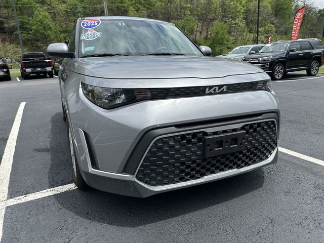 Used 2025 Kia Soul LX w/ LX Technology Package FWD image 10