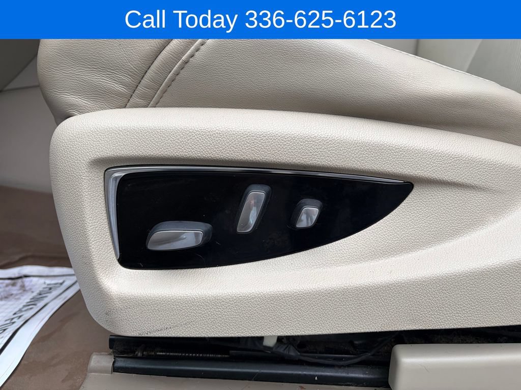 Used 2017 Cadillac Escalade Premium Luxury AWD/4WD image 20