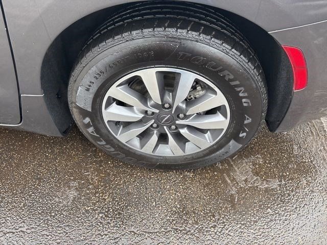 Used 2022 Chrysler Pacifica Touring-L w/ Uconnect Theater Family Group image 46