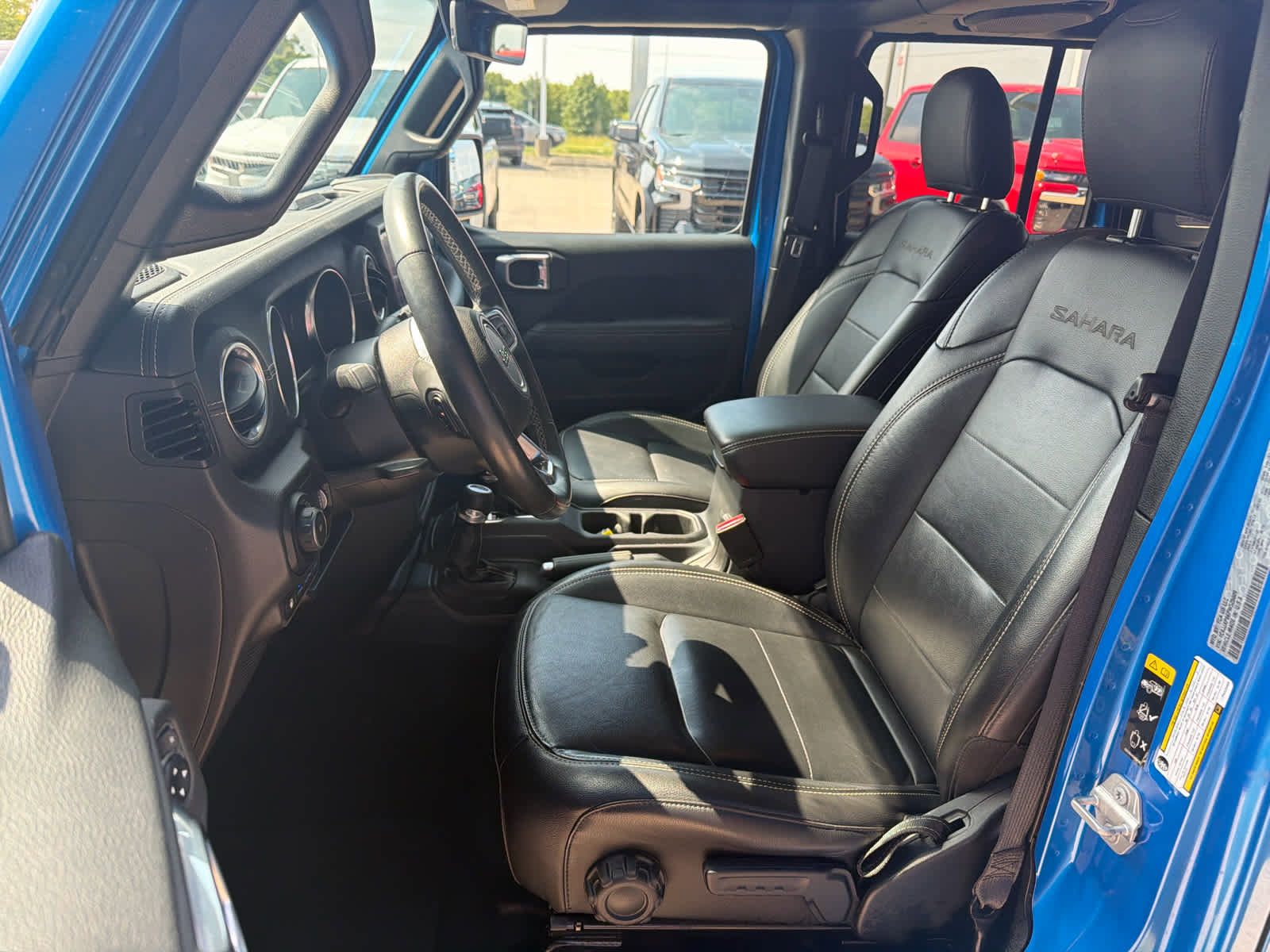 Used 2023 Jeep Wrangler Unlimited Sahara w/ Cold Weather Group AWD/4WD image 14