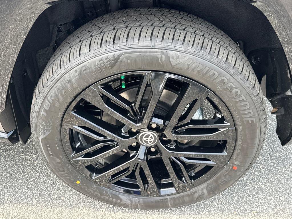 New 2026 Toyota RAV4 XSE AWD/4WD image 18