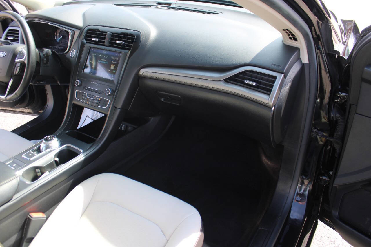 Used 2020 Ford Fusion SE w/ Equipment Group 151A image 42