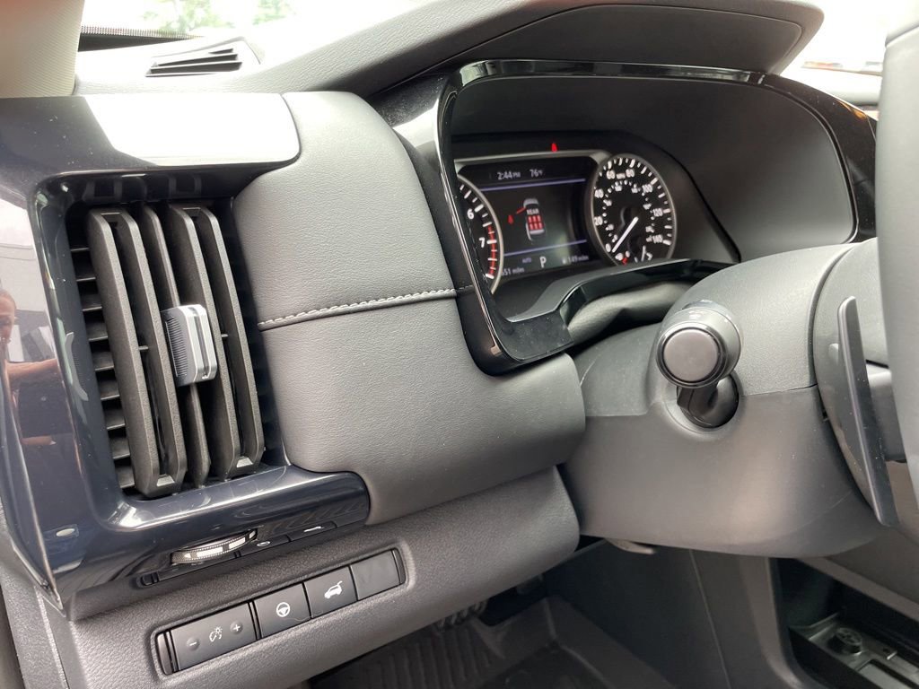 Used 2025 Nissan Pathfinder SV w/ Cargo Package AWD/4WD image 42
