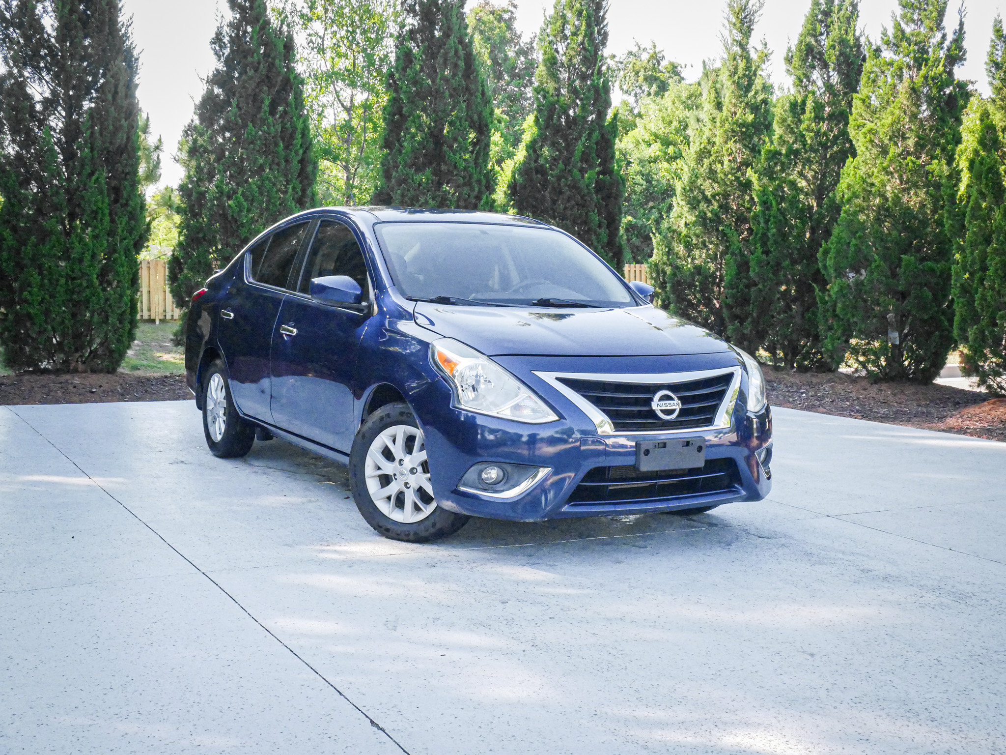 Used 2019 Nissan Versa SV w/ SV Special Edition Package FWD image 2