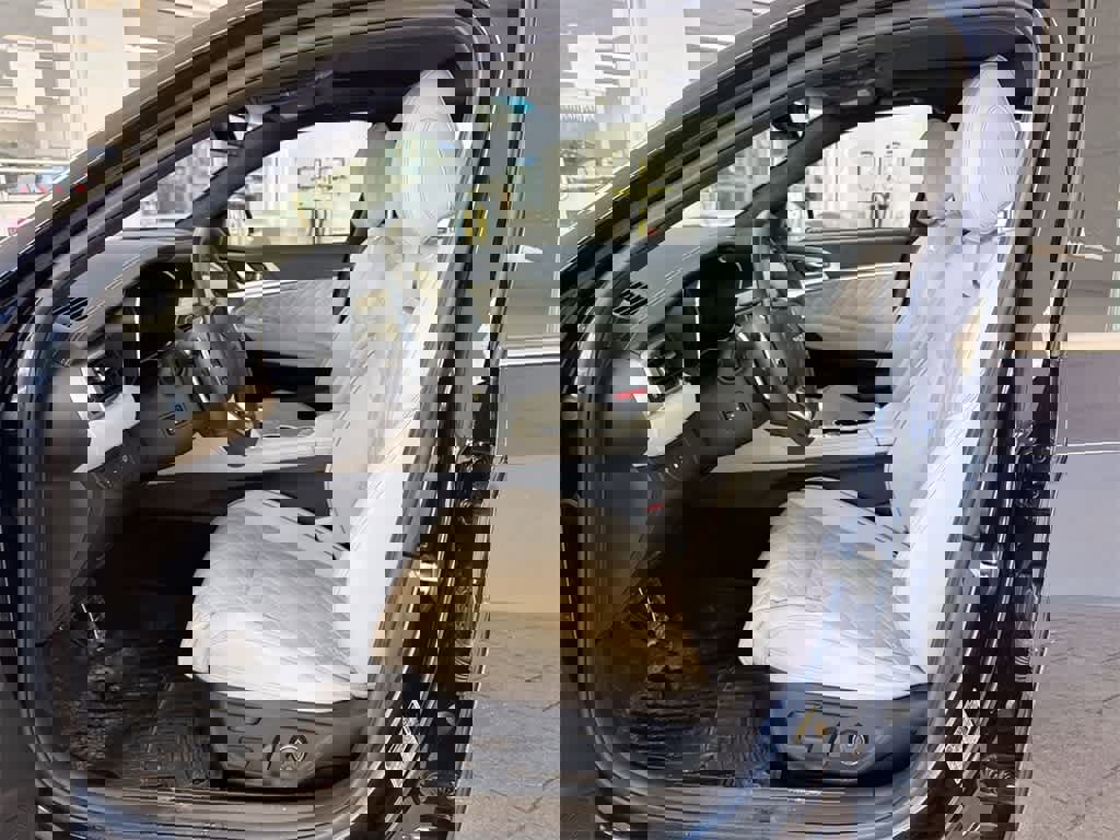 Used 2023 Genesis G70 3.3T w/ Sport Prestige Package image 15