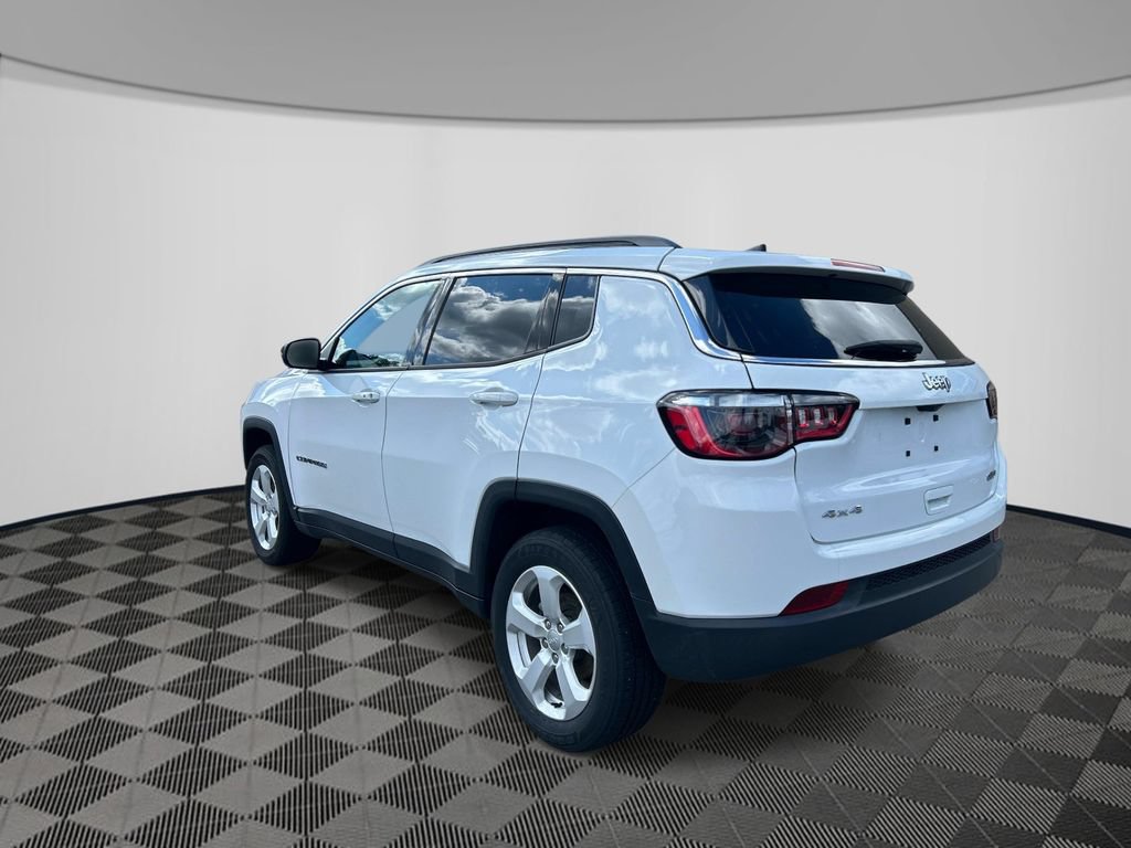 Used 2022 Jeep Compass Latitude w/ Convenience Group AWD/4WD image 3