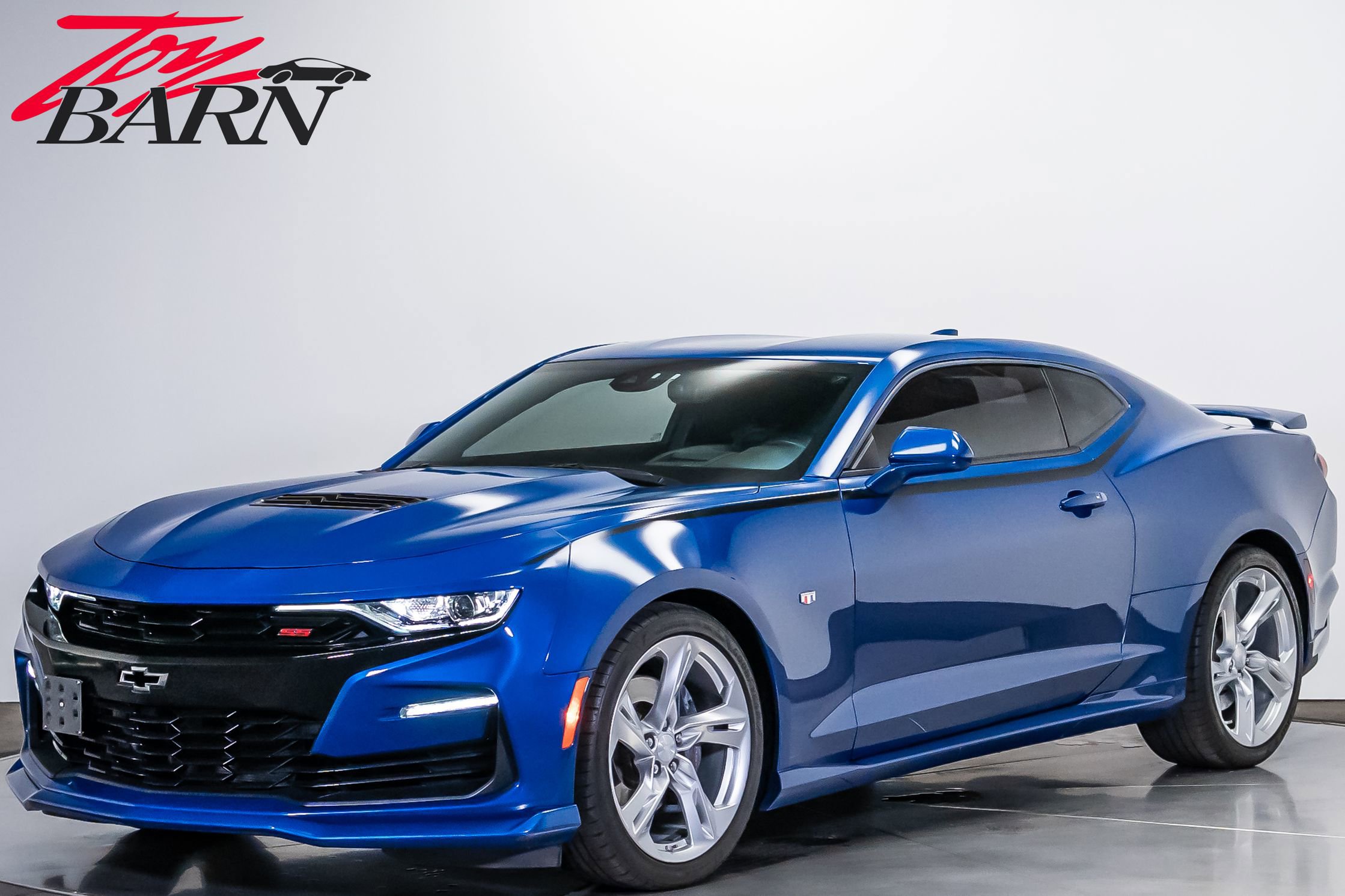 Used 2019 Chevrolet Camaro SS RWD image 1