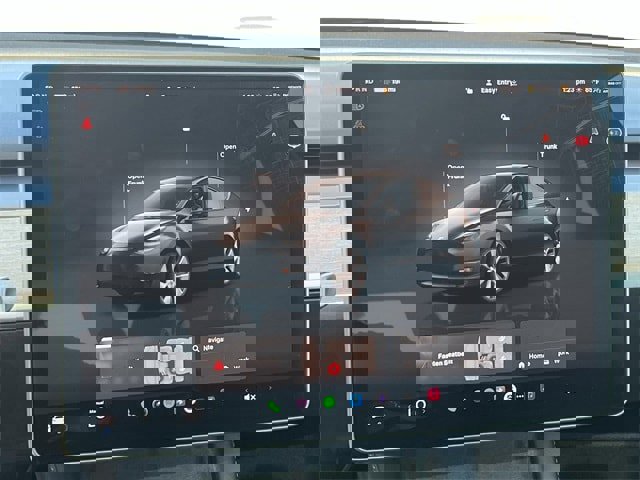 Used 2022 Tesla Model Y Long Range image 19