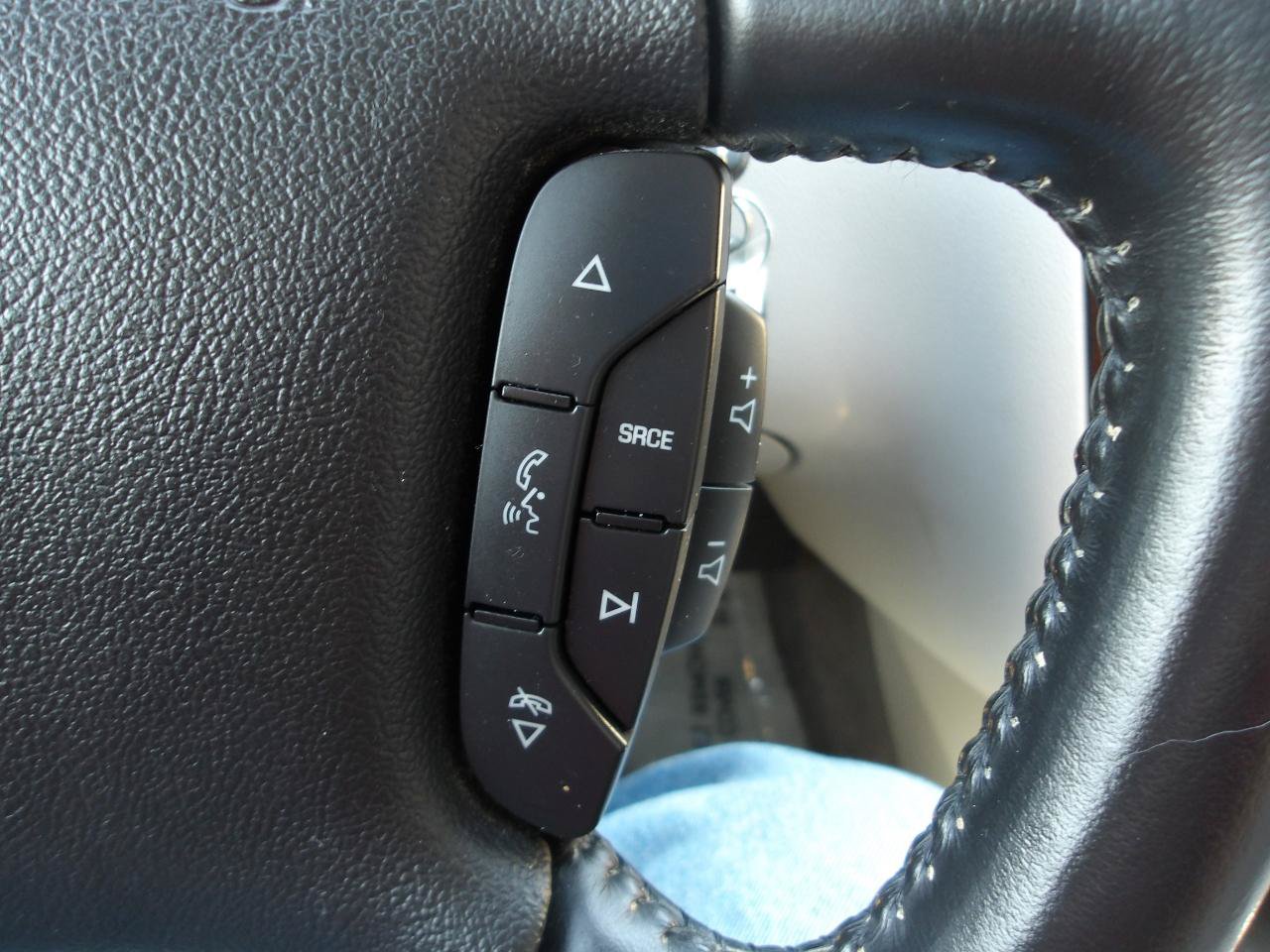 Used 2011 Chevrolet Impala LT w/ Luxury Edition Package FWD image 16