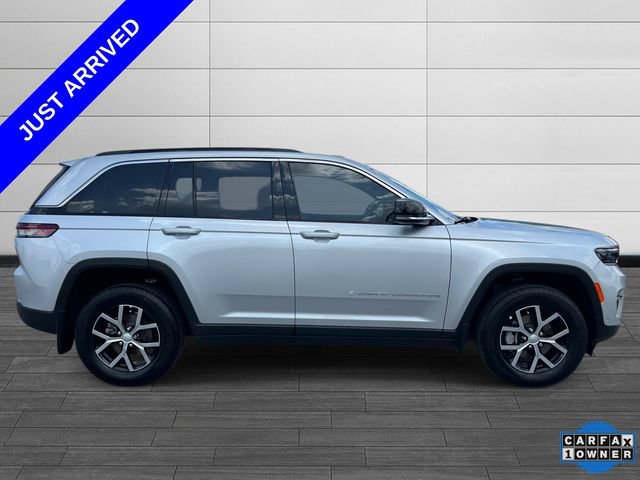 Used 2025 Jeep Grand Cherokee Limited w/ Luxury Tech Group II AWD/4WD image 2