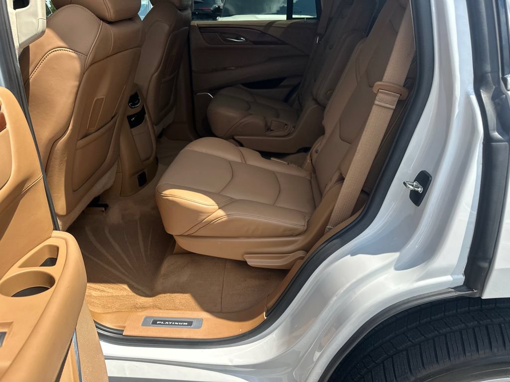 Used 2016 Cadillac Escalade Platinum AWD/4WD image 17