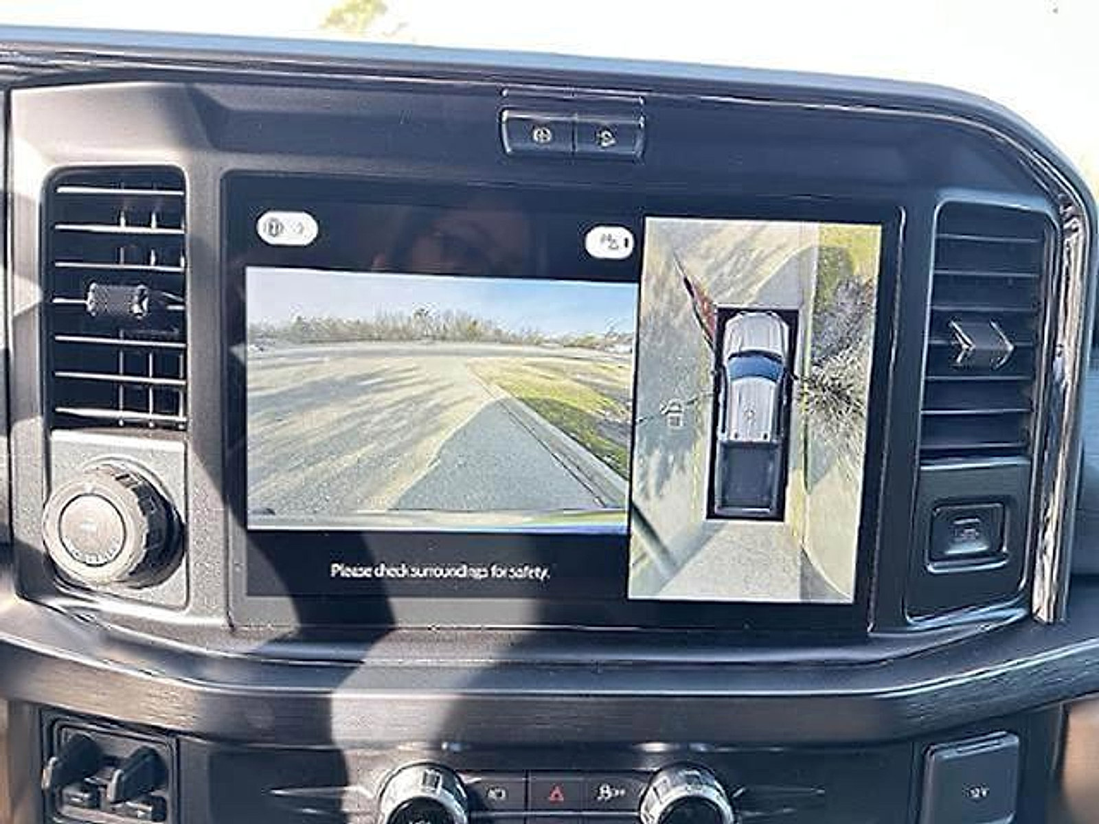 New 2026 Ford F250 Lariat w/ Lariat Premium Package image 32