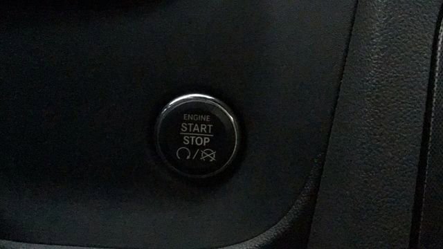 Used 2014 Dodge Challenger SXT image 18