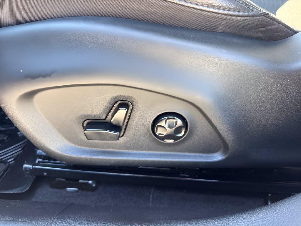 Used 2019 Jeep Compass Latitude w/ Popular Equipment Group FWD image 9