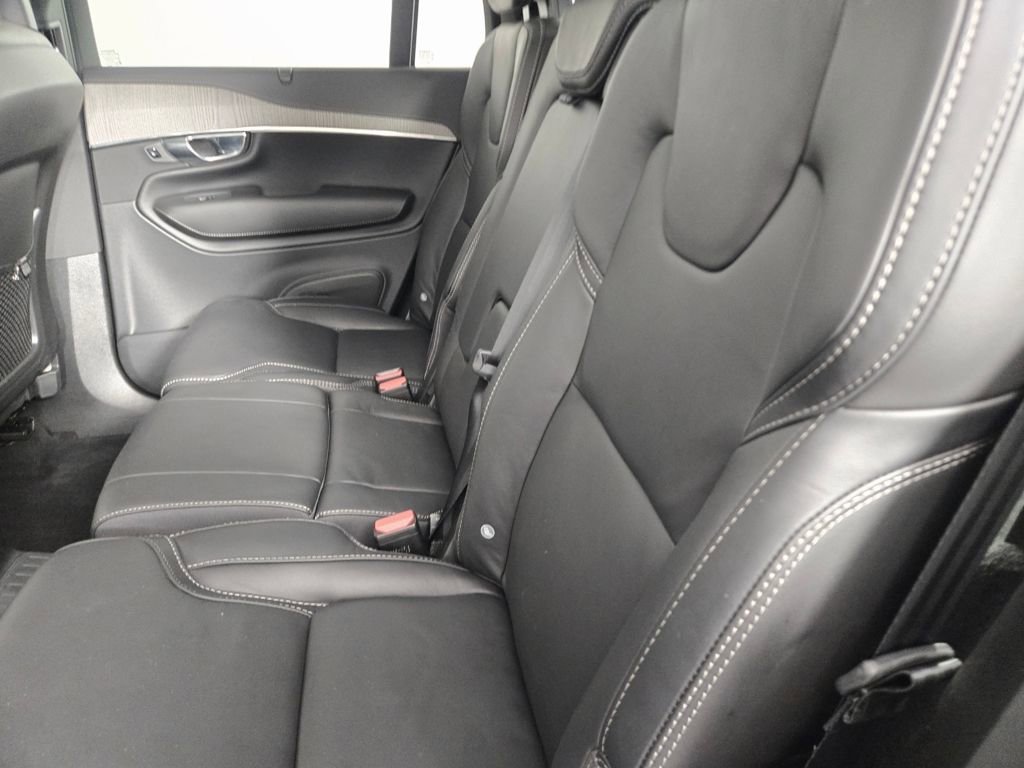 Used 2022 Volvo XC90 T8 Inscription image 11