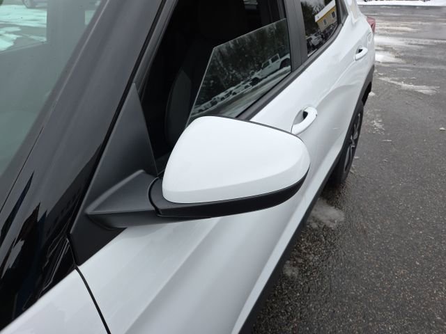 Used 2025 Chevrolet TrailBlazer LT image 30