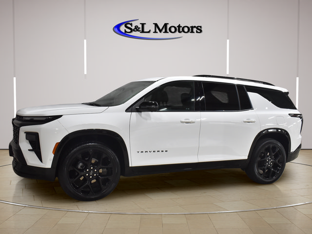Used 2024 Chevrolet Traverse RS w/ LPO, Floor Liner Package AWD/4WD image 3
