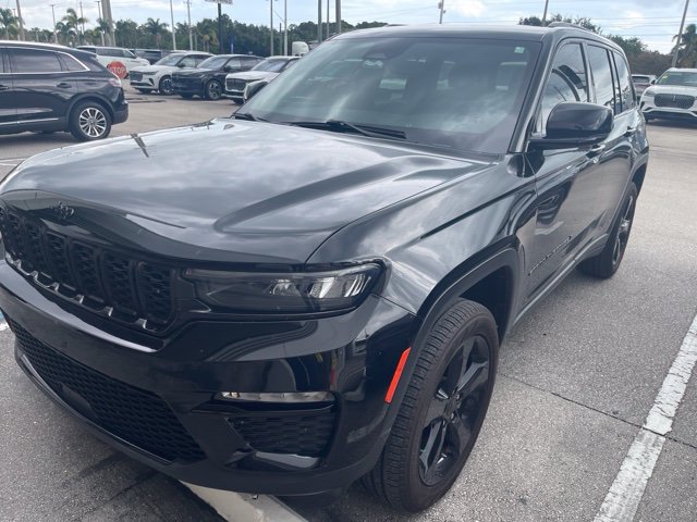 Used 2024 Jeep Grand Cherokee Limited w/ Black Appearance Package
