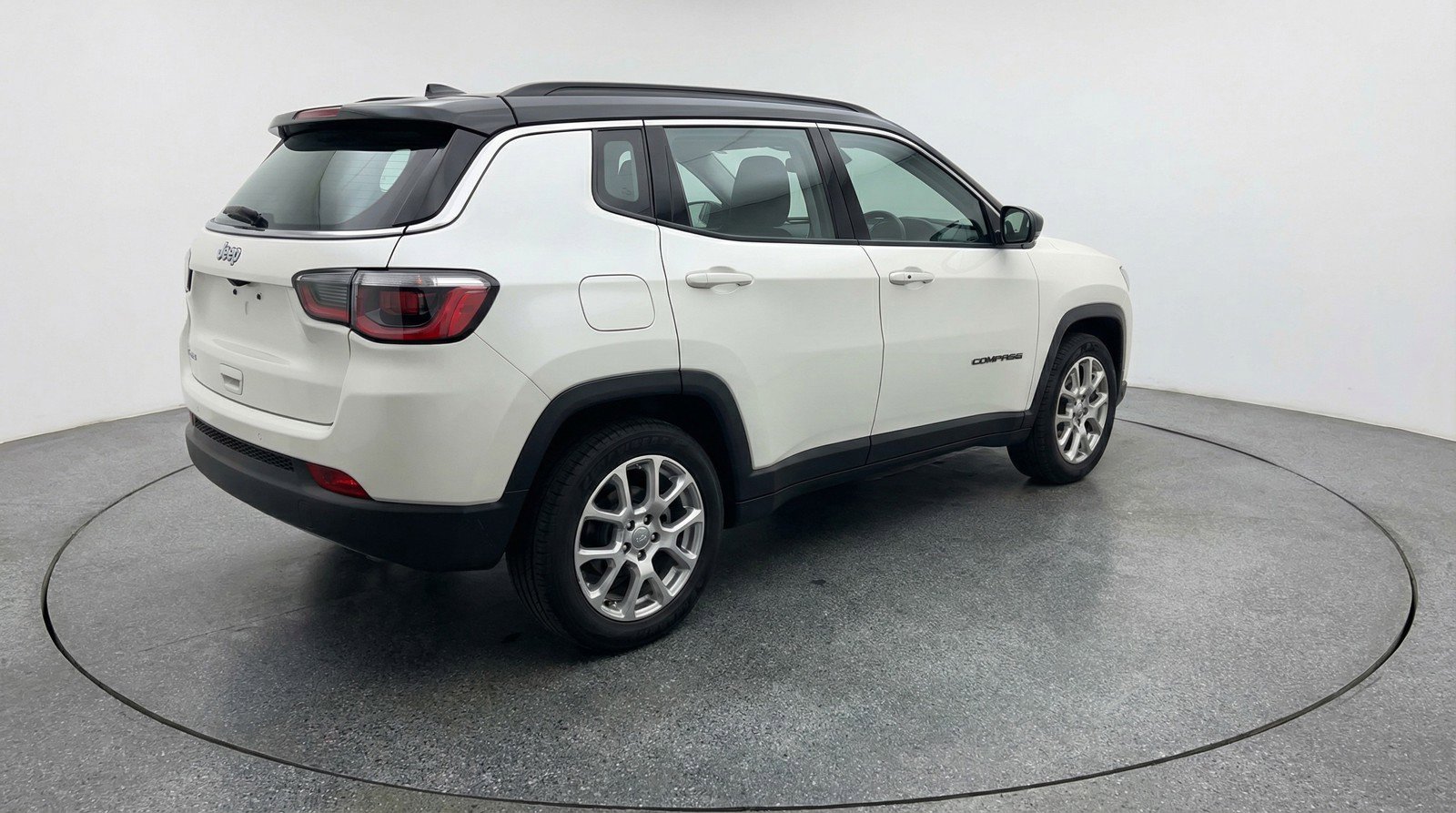 Used 2025 Jeep Compass Limited AWD/4WD image 6