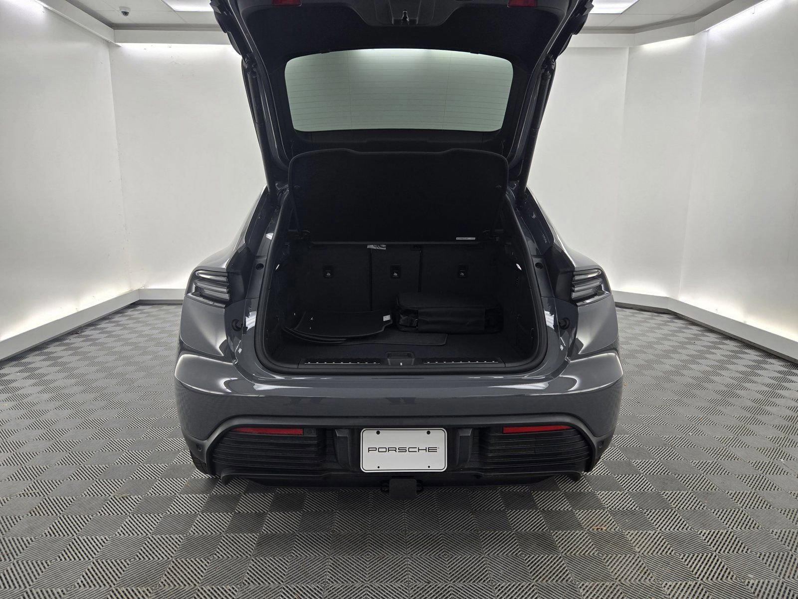 New 2025 Porsche Macan 4S Electric image 11