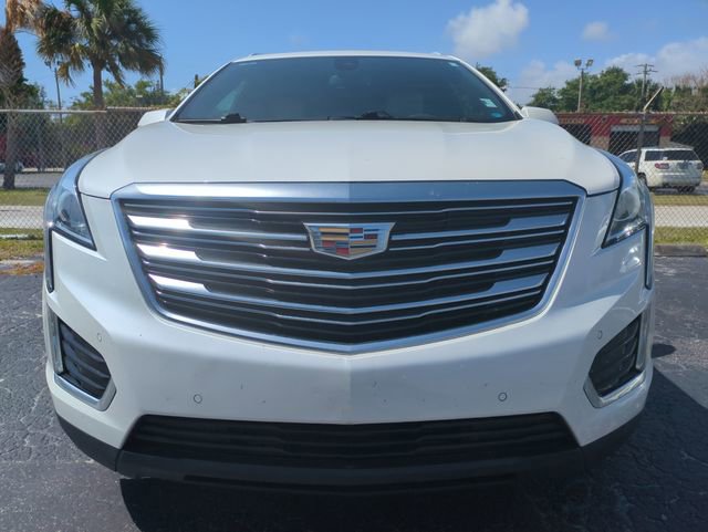 Used 2017 Cadillac XT5 Luxury w/ Driver Awareness Package FWD image 2