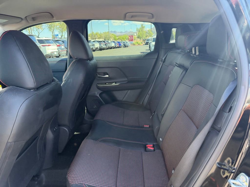 Used 2025 Nissan Kicks SR image 9