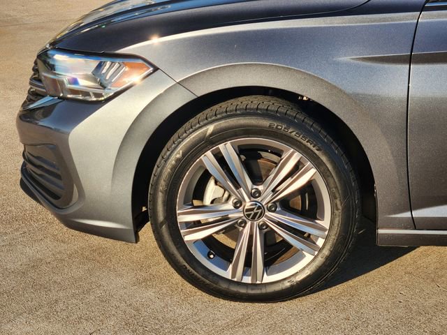 Used 2024 Volkswagen Jetta SE image 8