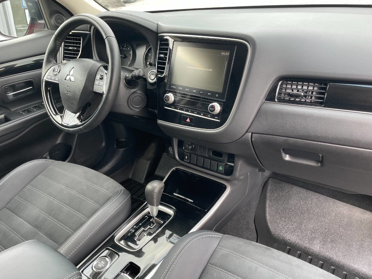 Used 2020 Mitsubishi Outlander SE image 16