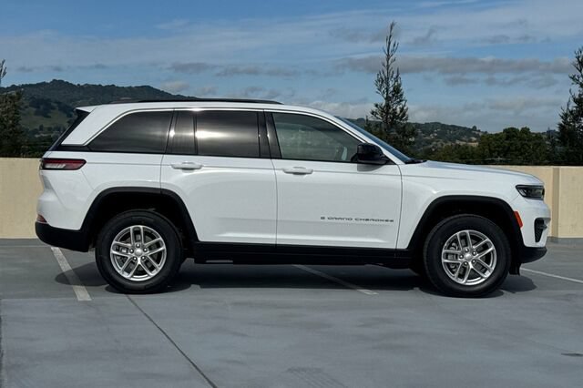 New 2026 Jeep Grand Cherokee Laredo X AWD/4WD image 3