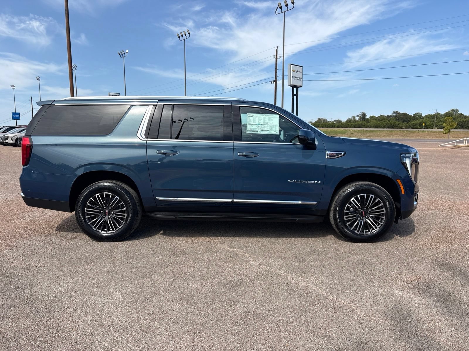 New 2026 GMC Yukon XL Elevation w/ LPO, Floor Liner Package AWD/4WD image 7