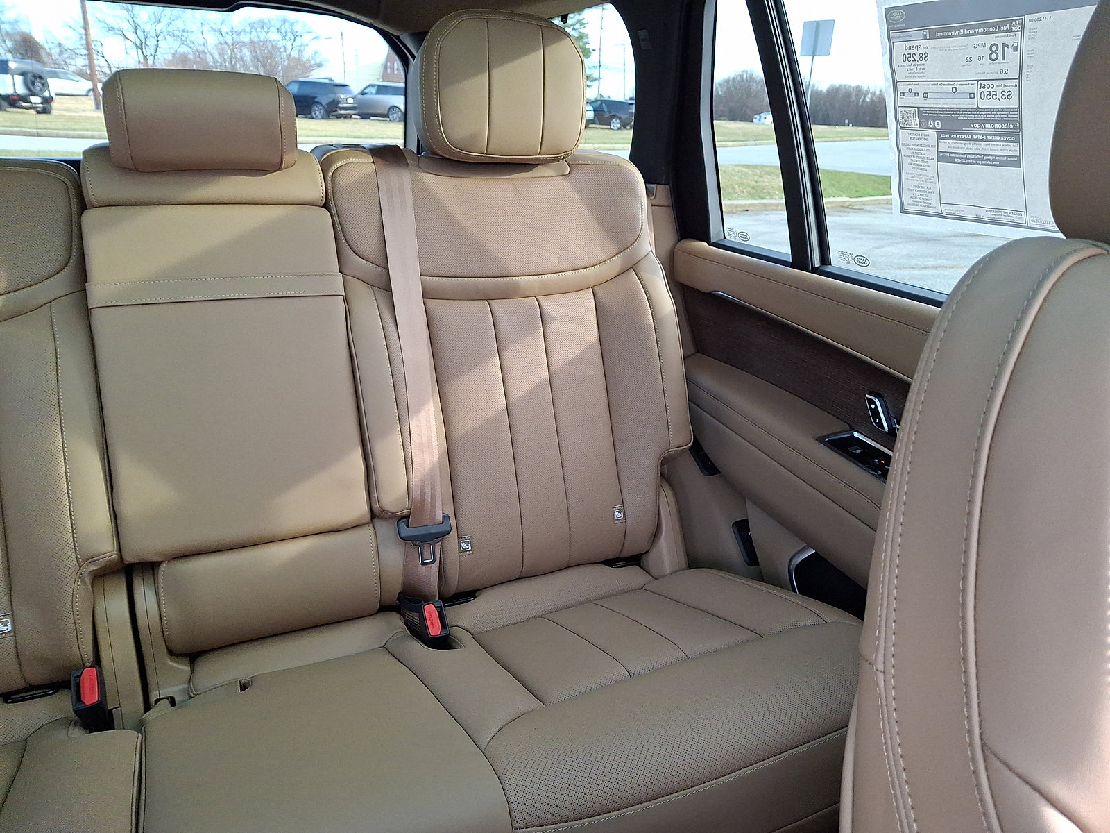 New 2025 Land Rover Range Rover Long Wheelbase SE image 17