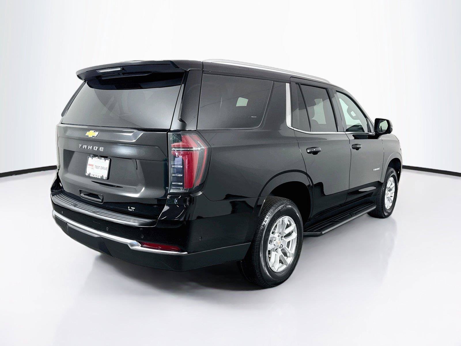 Used 2025 Chevrolet Tahoe LT AWD/4WD image 2