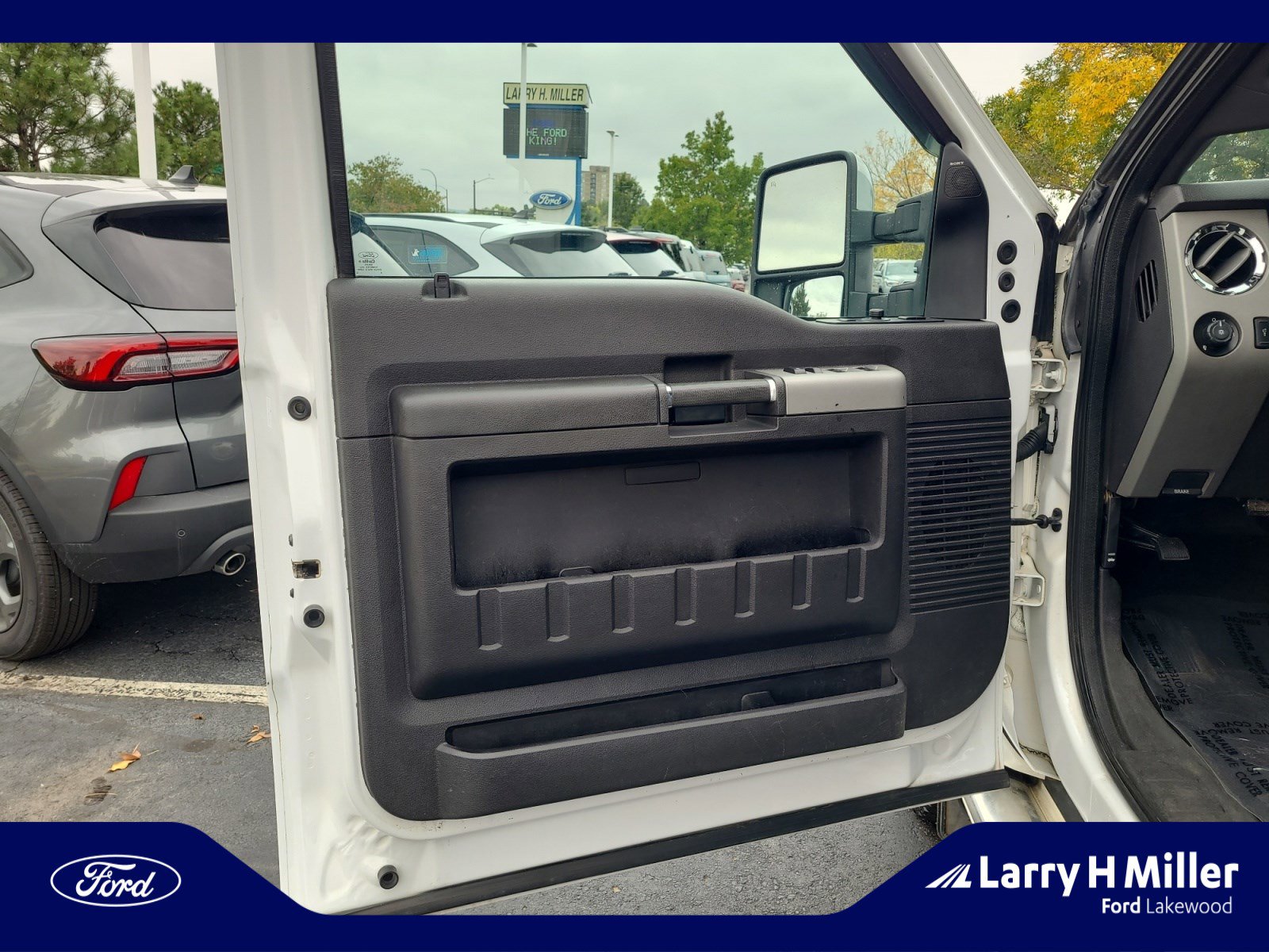 Used 2015 Ford F350 Lariat w/ Lariat Ultimate Package image 13