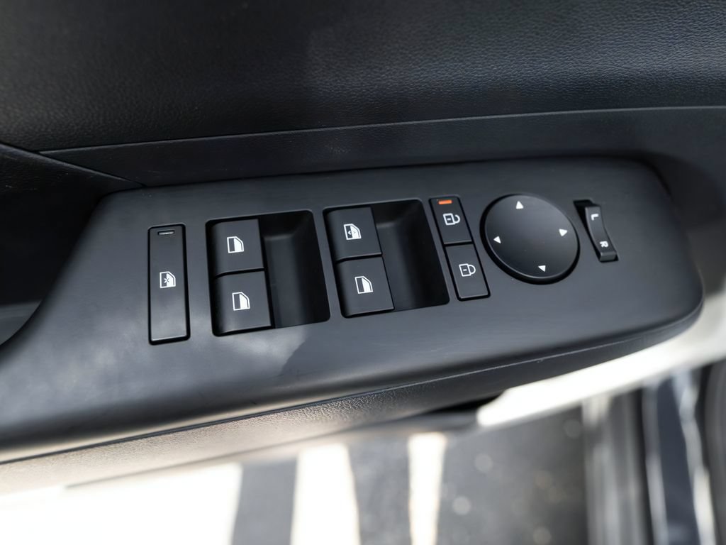 Used 2025 Hyundai Kona SEL FWD image 20