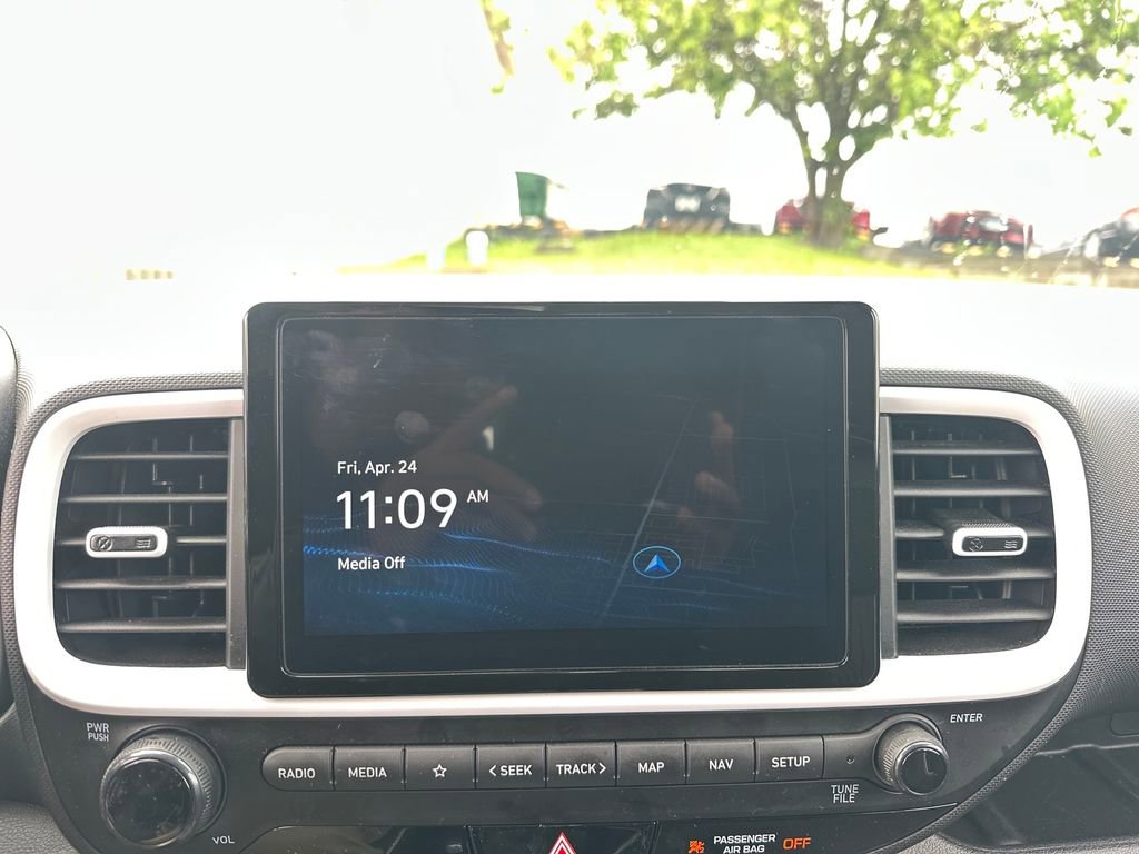Used 2025 Hyundai Venue Limited FWD image 45