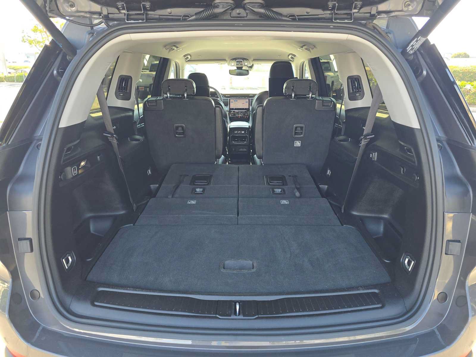 Used 2023 Jeep Grand Cherokee L Limited w/ Rear Seat Video Group I AWD/4WD image 18