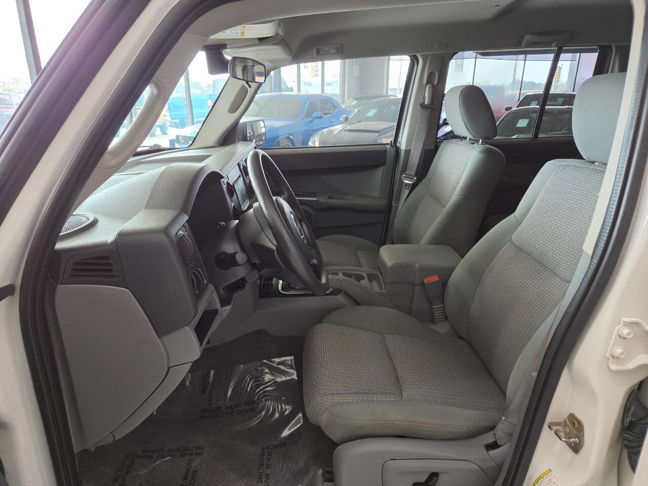 Used 2007 Jeep Commander Sport image 14