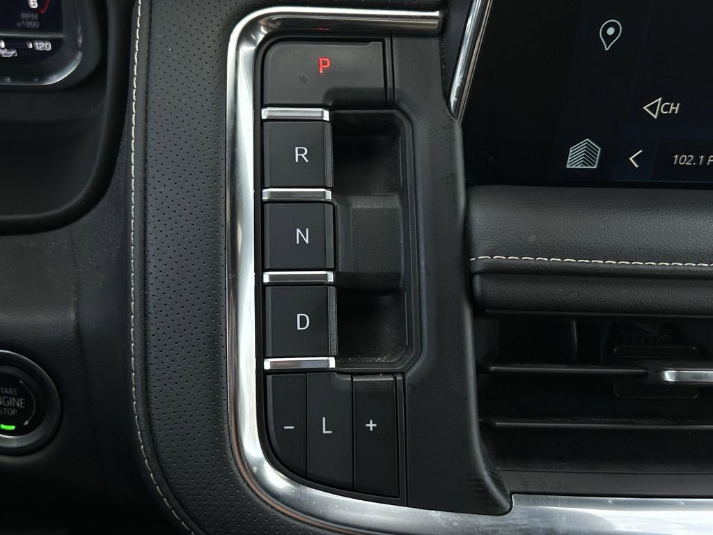 Used 2024 Chevrolet Suburban Premier AWD/4WD image 21