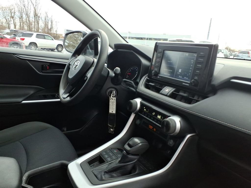 Certified 2022 Toyota RAV4 LE image 26