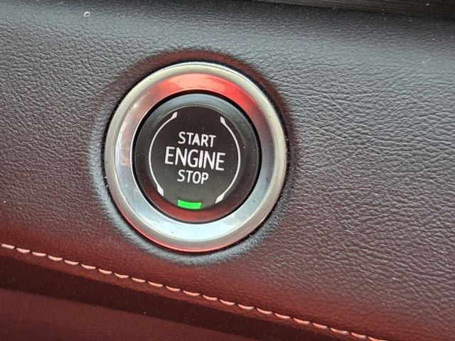 Used 2021 Cadillac Escalade Premium Luxury w/ Driver Assist Tech Package AWD/4WD image 28