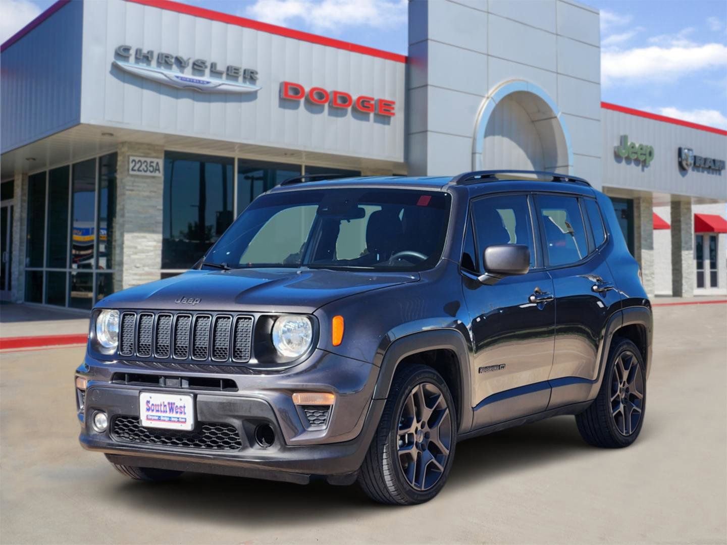 Used 2021 Jeep Renegade Latitude FWD image 2