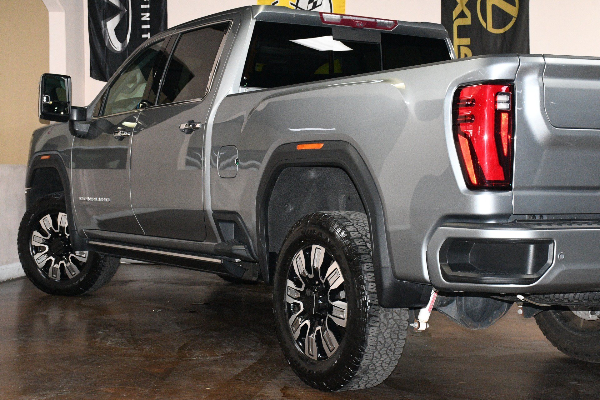 Used 2024 GMC Sierra 2500 Denali w/ Denali Reserve Package AWD/4WD image 55