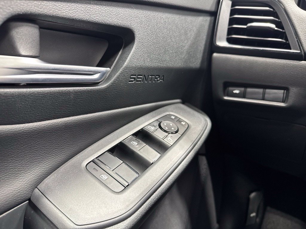 New 2027 Nissan Sentra SV w/ Floor Mat Package FWD image 9