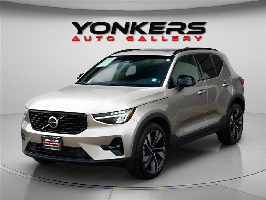 Used 2023 Volvo XC40 B5 Ultimate w/ Protection Package Premier