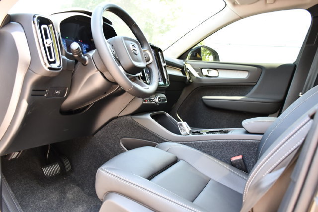 New 2026 Volvo XC40 B5 Plus w/ Climate Package AWD/4WD image 13